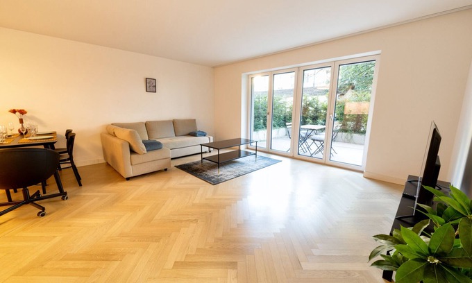 Enge Apartment | Peaceful living in the city of Zürich