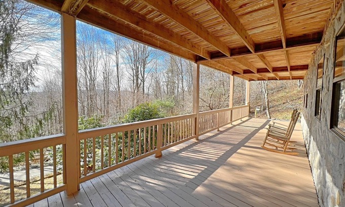 Meadows Of Dan House | Peaceful Mountain Retreat!