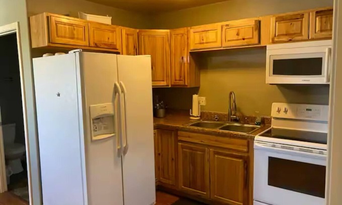 Casper Cabin | Peaceful Mountain View 2-bedroom Cabin