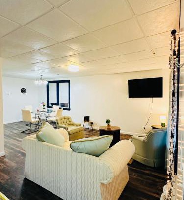 Buffalo House | Peaceful Nest 30 minutes away from Niagara Falls