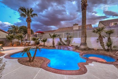 Paradise House | Peaceful Oasis Near Strip & Airport Pool Spa
