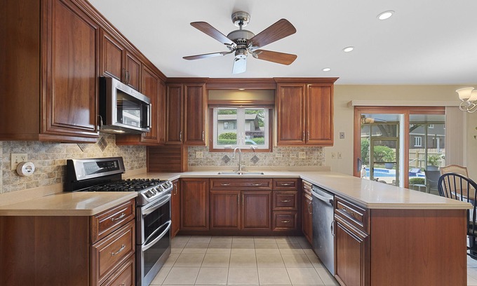 Homer Glen House | Peaceful Oasis
