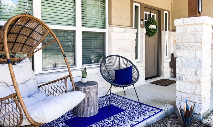 Canyon Lake House | Peaceful & Quiet 3br Home/1mi to Boat Ramp/Near Wineries/Shuffleboard/Firepit