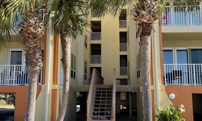 Mexico Beach Condo | Peaceful & Quiet Vacation Spot