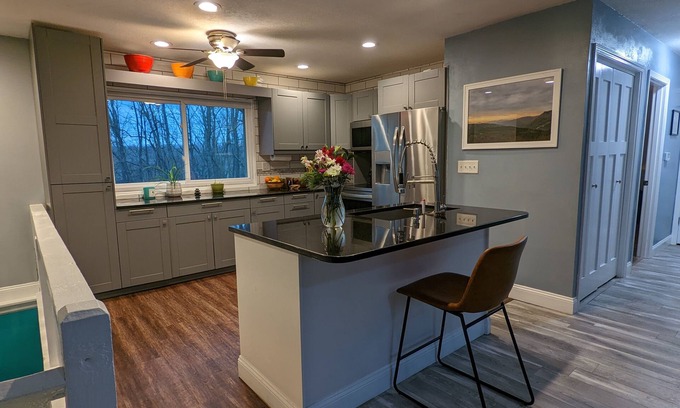 Des Moines House | Peaceful Retreat
