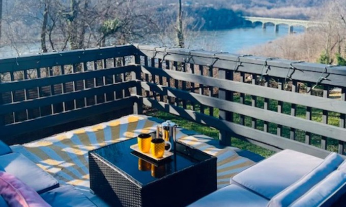 Knoxville House | Peaceful Retreat with Stunning River and Mountain Views, Close to Harpers Ferry