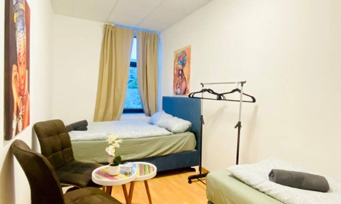 Liesing Apartment | Peaceful Room in a Shared Apt, Close to the City