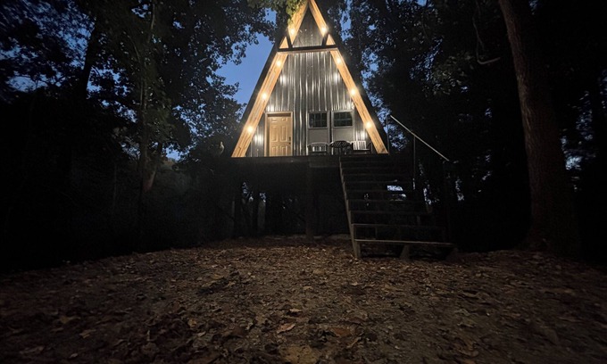 Miller City Cabin | Peaceful secluded cabin located near Horseshoe Lake