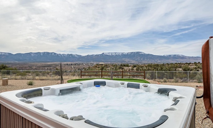 Cottonwood House | Peaceful Setting, Views, Spacious, Putting Green, Hot Tub, Near Hiking + Pet Friendly!