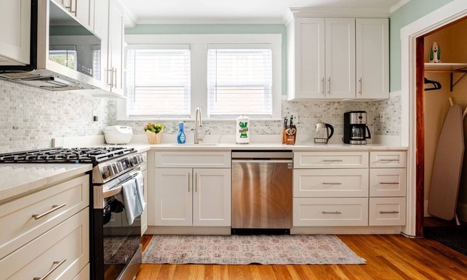 Commonwealth Condo | Peaceful, Spacious 2BR Condo in Allston Boston, Close to Harvard/BC/BU + Parking