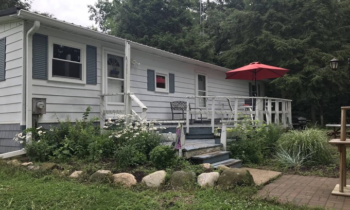 Onondaga Cottage | Peaceful spacious Dog-Friendly, family friendly, escape with a Private Lake