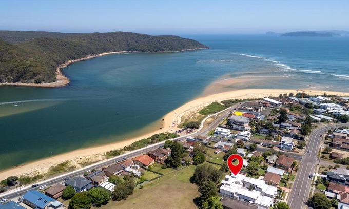 Ettalong Beach House | Peaceful Stay at Ettalong Beach