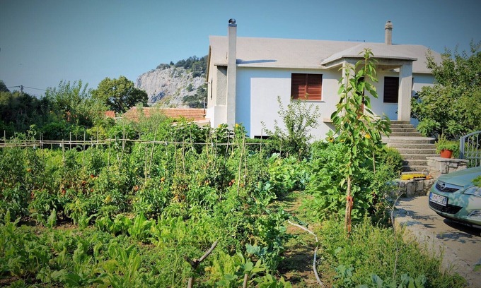 Gata Apartment | Peaceful Stay in Gata