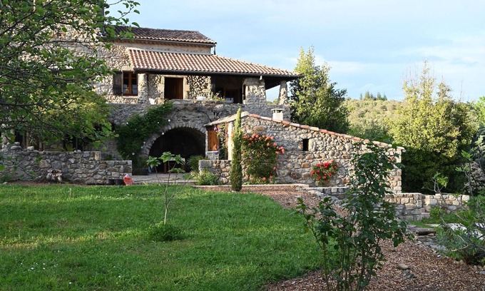 Largentiere Villa | Peaceful Stay in Largentière
