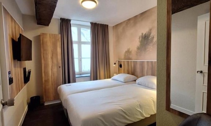 Thorn Hotel | Peaceful Stay in Thorn – Explore Cobblestone Streets, Historic Buildings