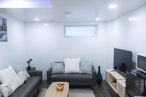 Transcona Apartment | Peaceful stay near transcona trails