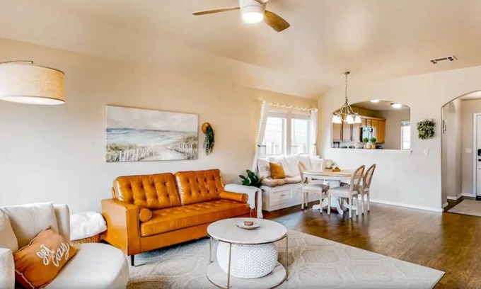Broken Arrow House | Peaceful Suburban Living in Broken Arrow with Hot Tub for Relaxation.