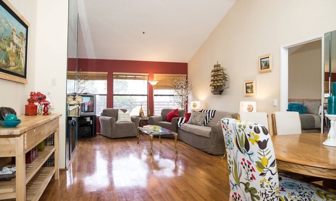 Santa Ana Heights Condo | Peaceful Sunny Beach-Adj Dual Master PENTHOUSE Family Friendly Condo