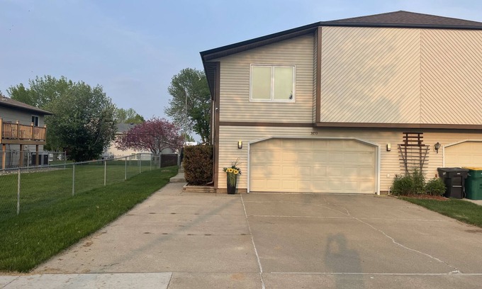 Bismarck House | Peaceful twin-home in desirable north Bismarck neighborhood!