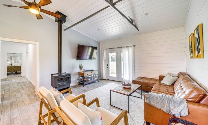 Vinita House | Peaceful Vinita Home w/Fire Pit: 11 Mi to Lake!