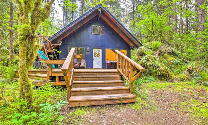 Glacier House | Peaceful Wooded Cabin By Mt Baker Ski Area!