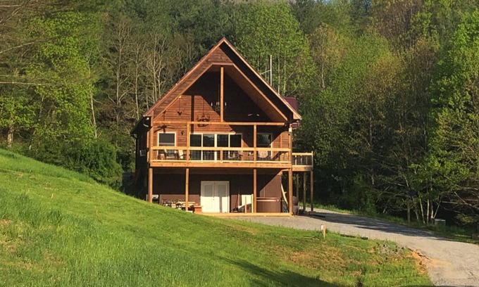 Independence House | Peach Bottom Lodge 3 Bed/3.5 Bath, 11.5 Acres, Deck w/ Hot Tub & Beautiful Views