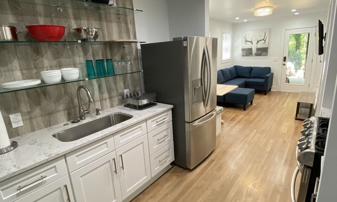 Buckhead Apartment | Peachtree Peach