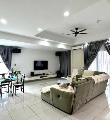 Ipoh House | Peak Homestay@Ipoh Perak Malaysia 10-14Pax 5R/6B