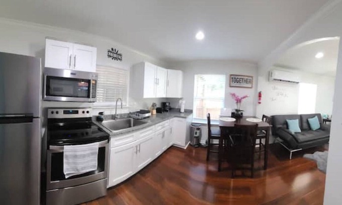 Midtown House | Pearl-Brewery 5 minutes to downtown/per