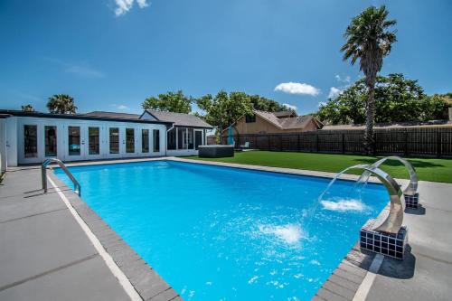 Bay Area House | Pearl Grand on Ocean