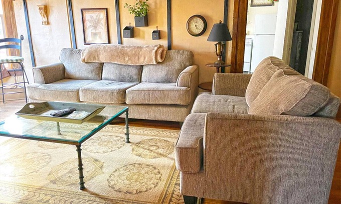 Coshocton Apartment | Pearl's Place in heart of Historic Roscoe Village
