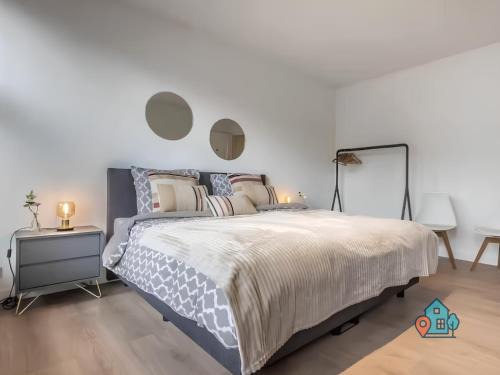 Amsterdam South Apartment | Pearl & Tulip 2BR with Free Parking