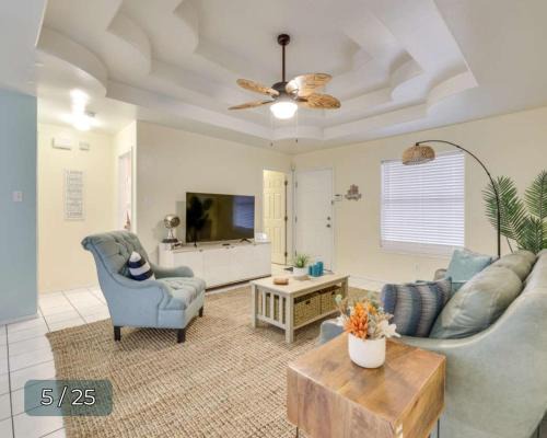 Edinburg Apartment | PEBBLES' BEACH HOUSE