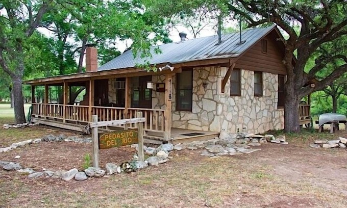Hunt Cabin | Pedasito Del Rio Just Steps from the Beautiful Guadalupe River