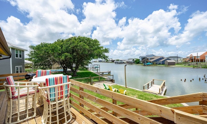 Rockport House | Pelican Cove - Canal Home Located in Copano Ridge