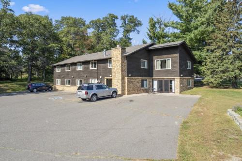 Breezy Point Hotel | Pelican Lakes Motel