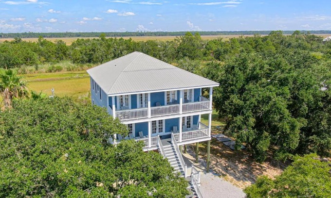 Ocean Springs Apartment | Pelican View Beach House - Private Beach!