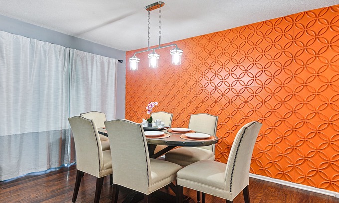 Merriam House | ☼Peloton Bike+Tread☼Fenced Outdoor Space☼Deck+Grill☼Luxury Beds☼