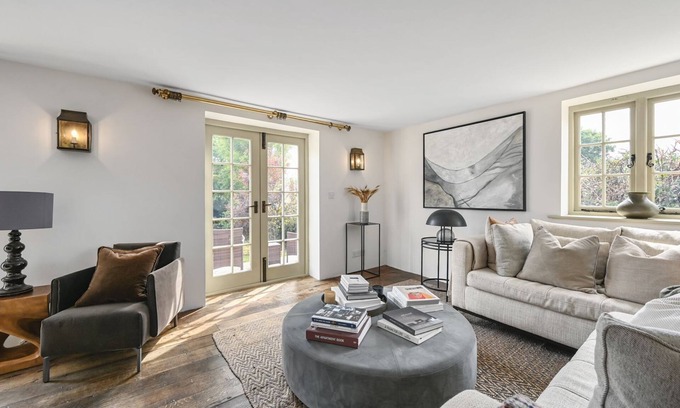 Rye Cottage | Pelsham Farm Cottage - a holiday let that sleeps 8 guests in 4 bedrooms