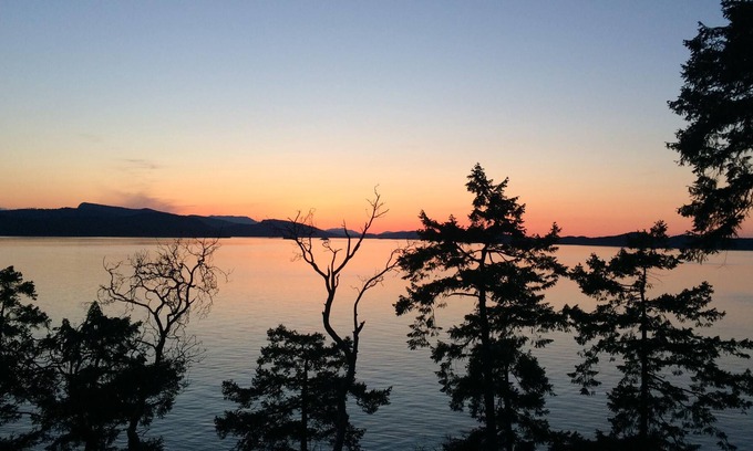 Pender Island House | Pender Island Oceanfront House on Orca Highway with Hot Tub - Sleeps 6