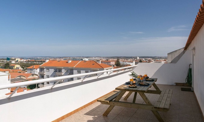 Peniche de Cima Apartment | Peniche Terrace - Spacious apartment in the center
