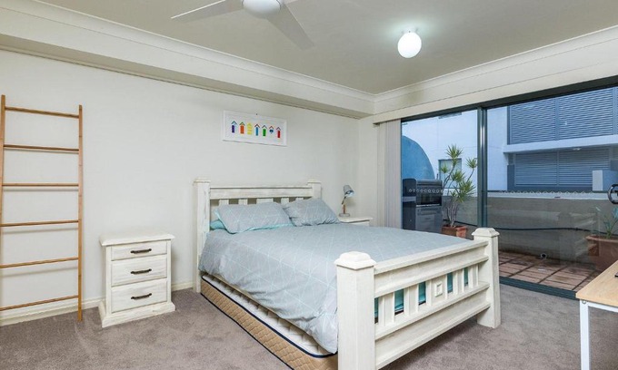 Soldiers Point Apartment | Peninsula Waters 3 Beautiful Air Conditioned Unit with Pool Lift and WI-FI