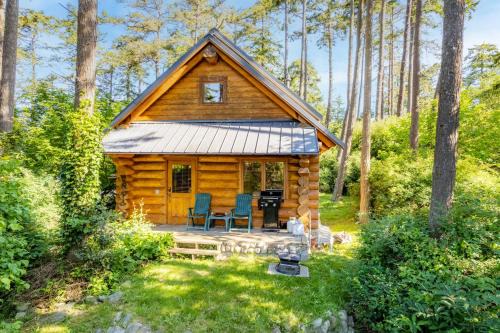 Oak Harbor House | Penn Cove Overlook by AvantStay Cabin w Views