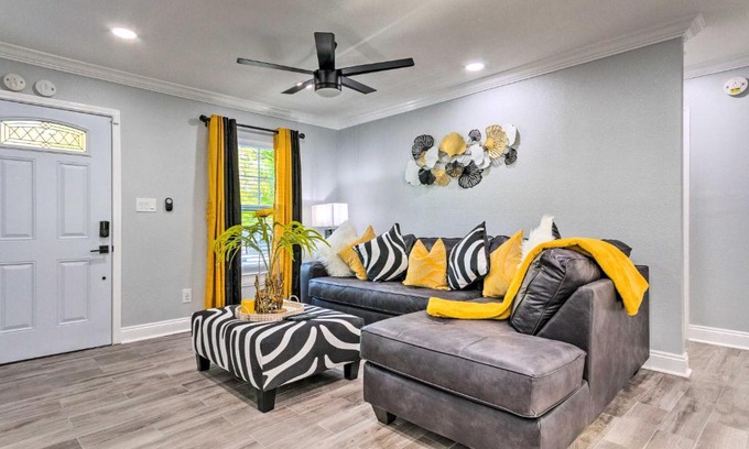 Pensacola Apartment | Pensacola Vacation Rental Close to Beaches!