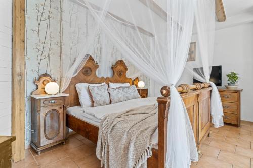 Vetrni House | Pension a restaurace Regina