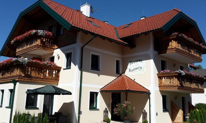 Leopoldskron-Moos House | Pension Ballwein
