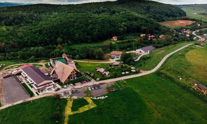 Ciurila House | Pension Domeniul Regilor