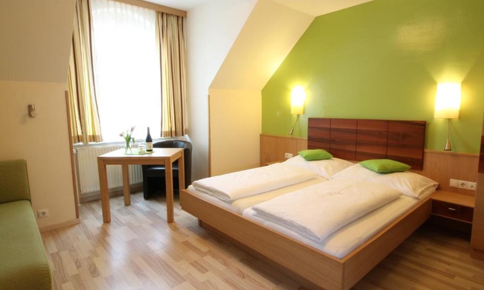 Podersdorf am See House | Pension Joseph Haydn