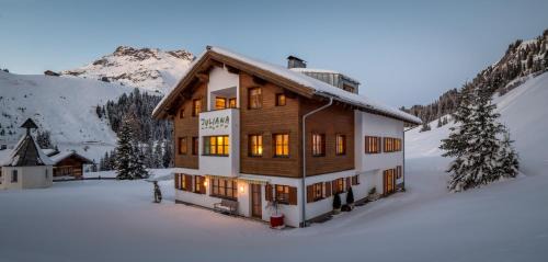 Lech am Arlberg House | Pension Juliana