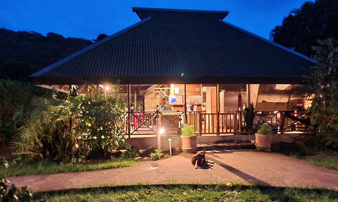 Teahupoo Hotel | Pension les 3 cascades